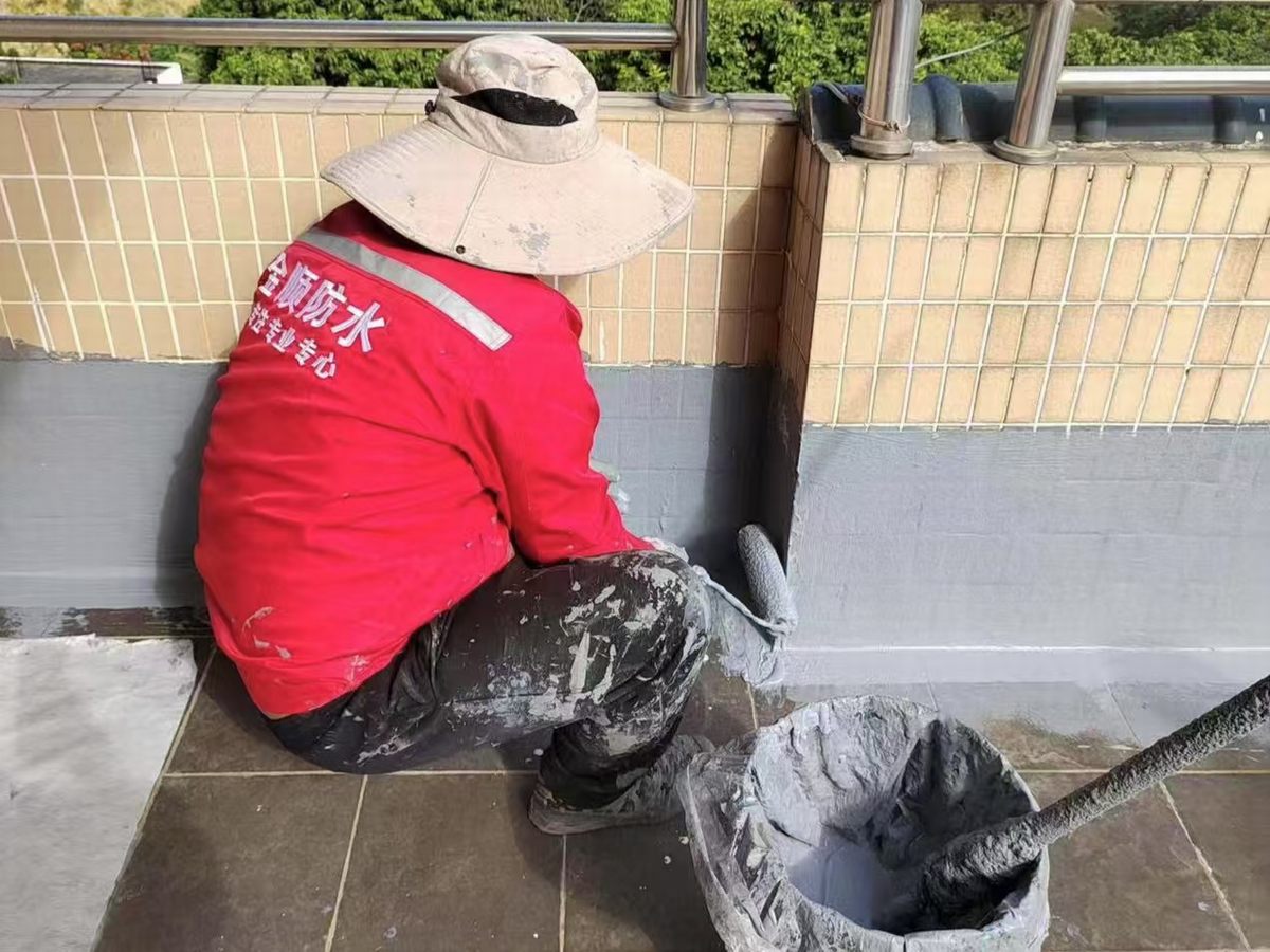 海珠區(qū)萬華花園女兒墻補漏